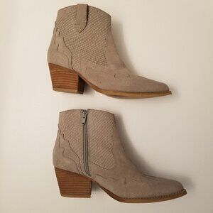 Matisse Gray Suede  Western Ankle Boots   size 7